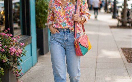 Carrying a Bag Is Not Only Fashionable—But Brilliantly Useful in Many Ways