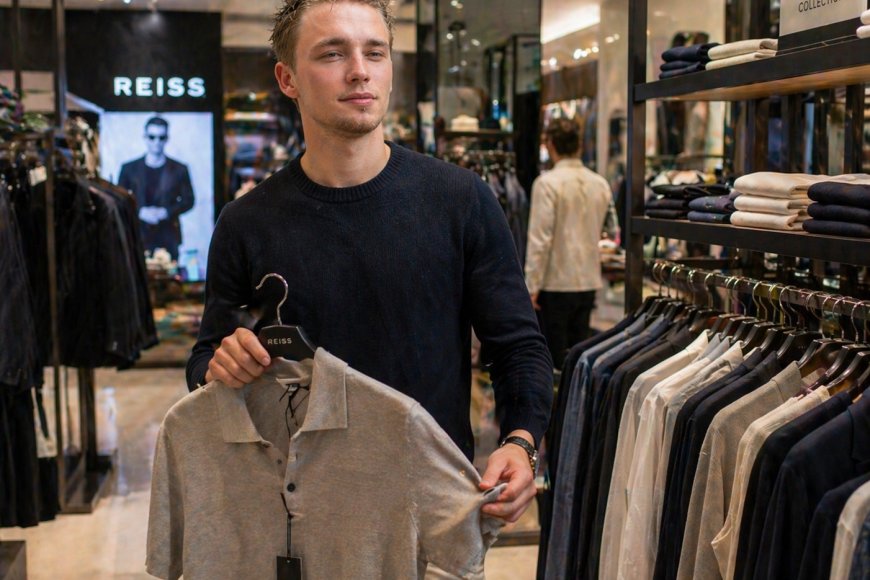 Looking Into Your Wardrobe — A Guide to Effortless Style and Smart Living