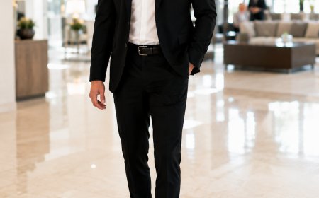 The Silent Power of a Well-Fitted Black Jacket